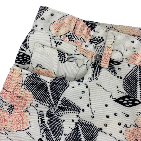 BDG Floral Patterned Mom Style Denim Shorts - Picture 2 of 6